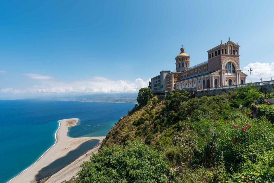 Santanna Beach House - Fondachello-Apartments Com Mascali Buitenkant foto