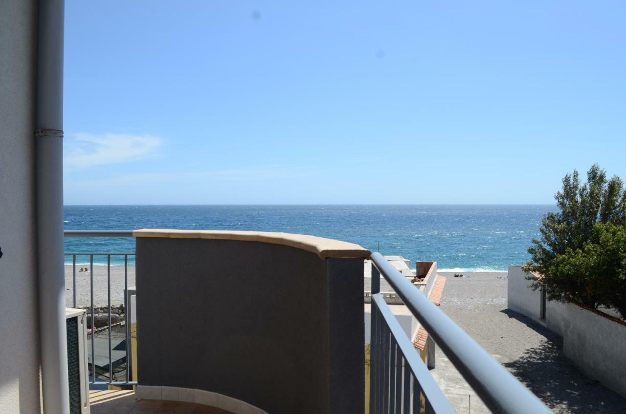 Santanna Beach House - Fondachello-Apartments Com Mascali Buitenkant foto