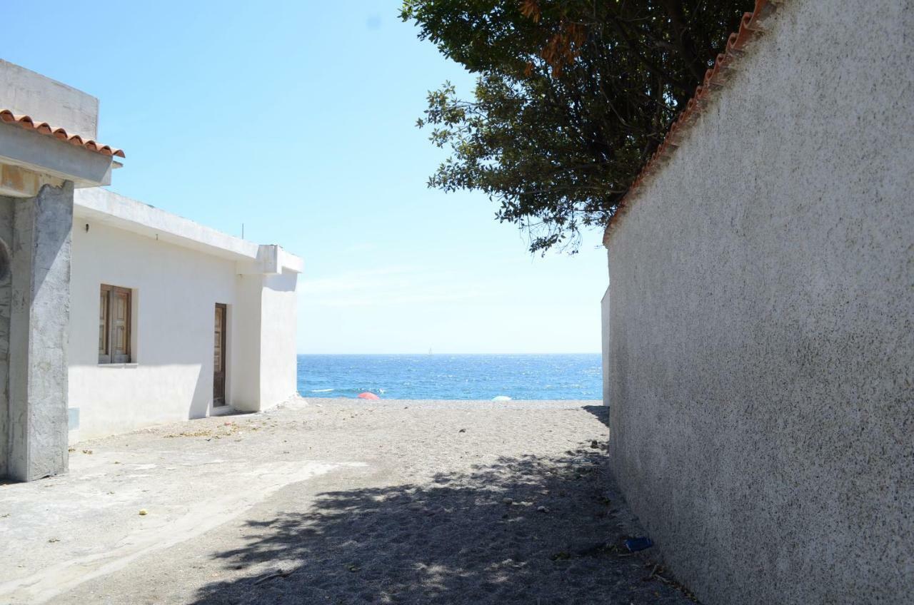 Santanna Beach House - Fondachello-Apartments Com Mascali Buitenkant foto